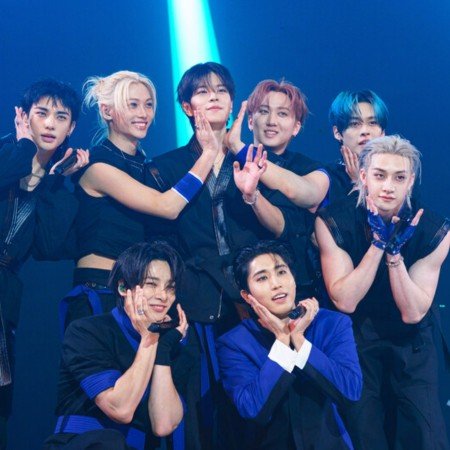  عکس های پروف گروه دوستانه