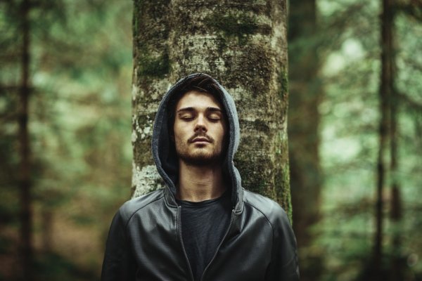  عکس مرد تنها در پاییز