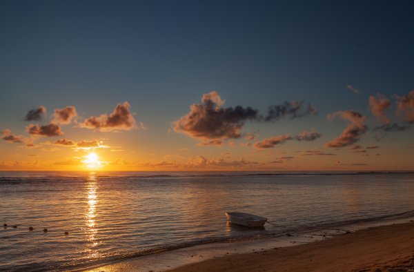  عکس طلوع افتاب کنار دریا