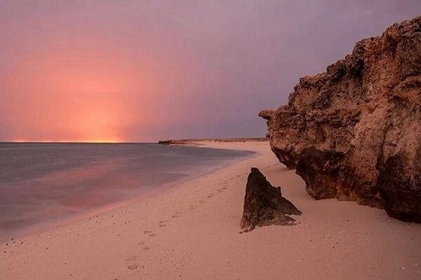 عکس ساحل کیش در شب