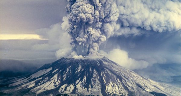 عکس کوه دماوند در حال فوران