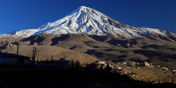 عکس کوه دماوند در حال فوران