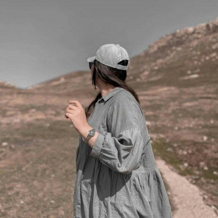  عکس زن در طبیعت شمال