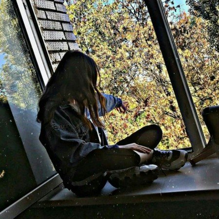  عکس زن در طبیعت شمال