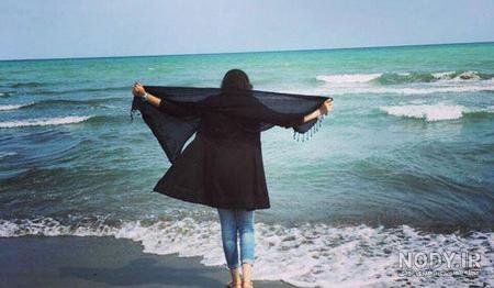 عکس دختر از پشت سر با شال طبیعی