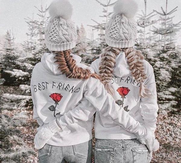  عکس دختر از پشت سر با شال طبیعی