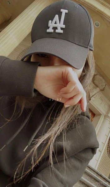  عکس دختر از پشت سر با کلاه برای پروفایل