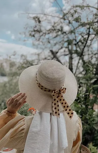  عکس دختر از پشت سر با کلاه برای پروفایل