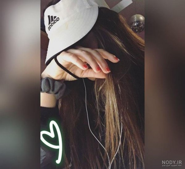  عکس دختر از پشت سر با کلاه برای پروفایل