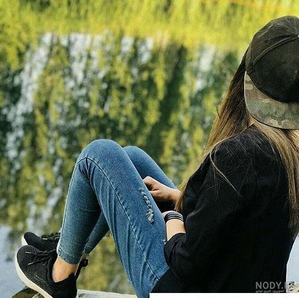  عکس دختر از پشت سر با کلاه برای پروفایل