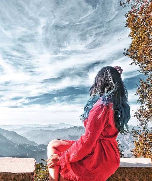  عکس دختر از پشت سر با موهای باز برای پروفایل