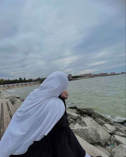  عکس دختر از پشت سر با حجاب