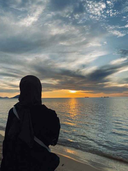  عکس دختر از پشت سر با حجاب