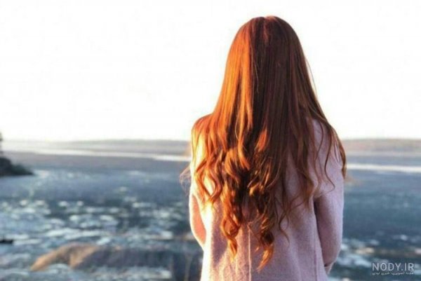  عکس دختر از پشت سر با موهای باز مشکی