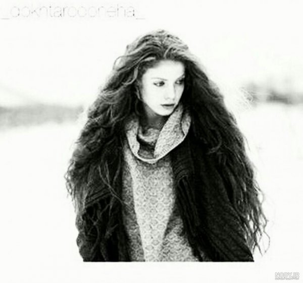  عکس دختر مو مشکی و چشم مشکی