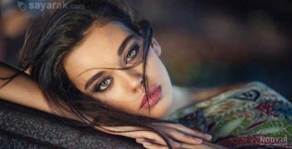  عکس دختر مو مشکی و چشم مشکی