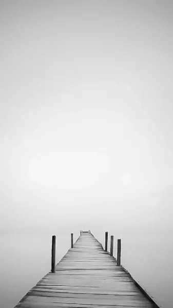  عکس سیاه سفید دخترونه غمگین