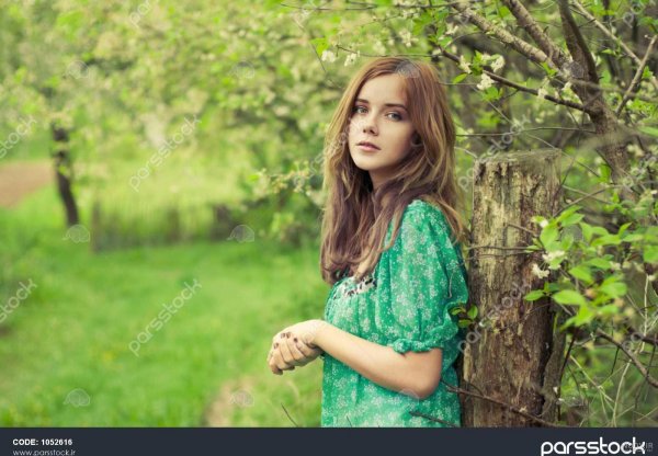  عکس دختر در طبیعت بهاری