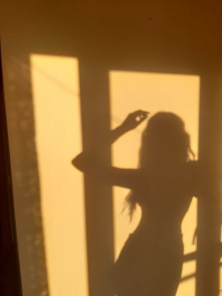  50 عکس سایه دختر در تاریکی