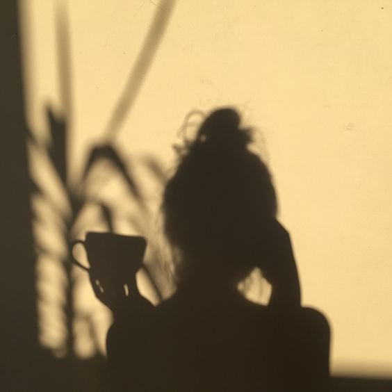  50 عکس سایه دختر در تاریکی