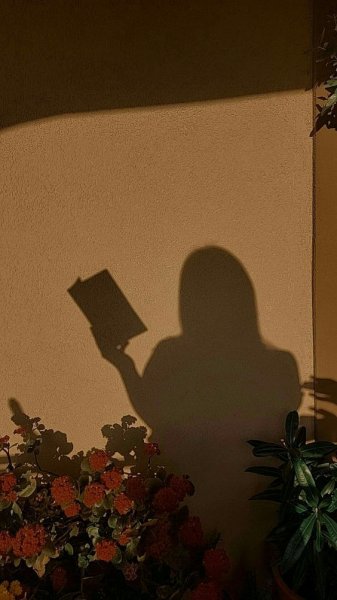  50 عکس سایه دختر در تاریکی