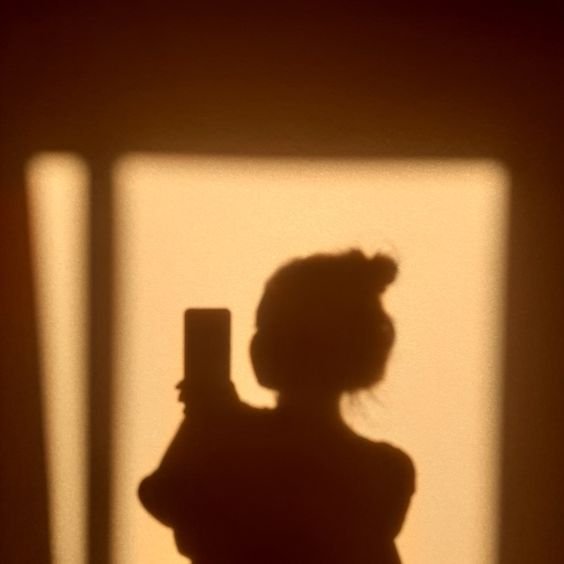  50 عکس سایه دختر در تاریکی