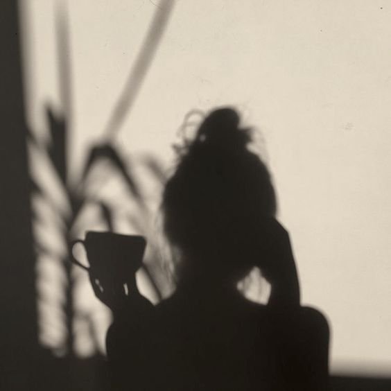  50 عکس سایه دختر در تاریکی