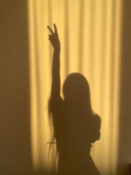  50 عکس سایه دختر در تاریکی