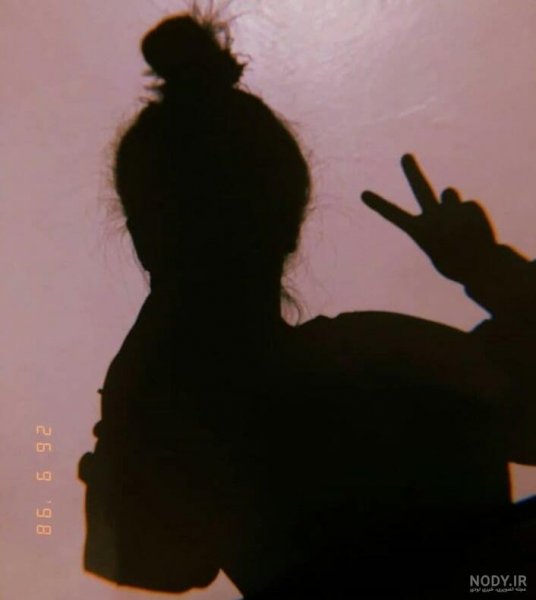  عکس سایه دختر روی زمین