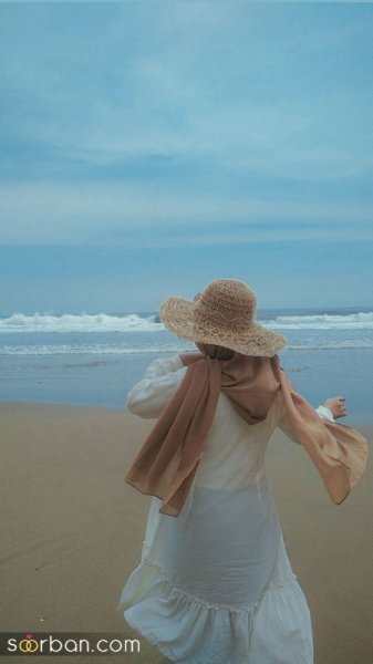  عکس دختر کنار دریا با مانتو