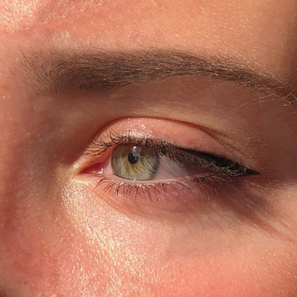 عکس دختر چشم آبی برای پروفایل