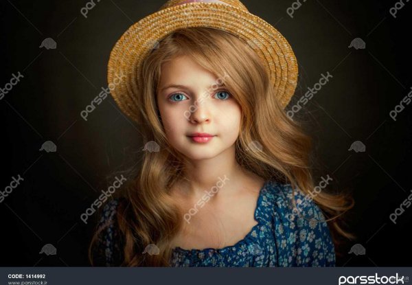  عکس دختر چشم آبی با موهای طلایی