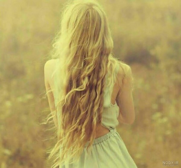  عکس دختر مو طلایی از پشت برای پروفایل