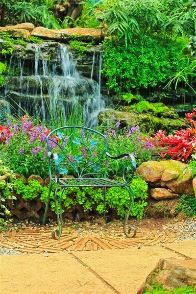  عکس صندلی در پاییز