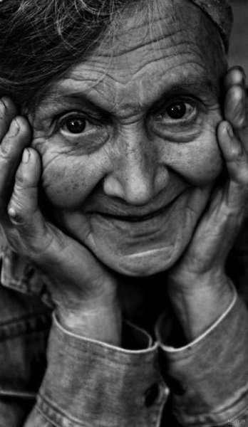  عکس پیرزن قدیمی