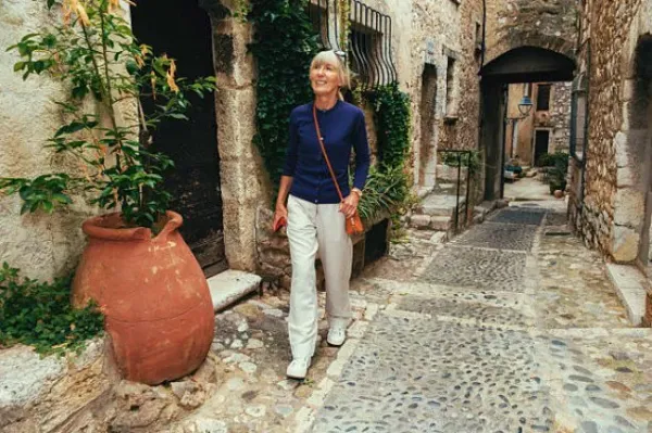  عکس پیرزن باکلاس ایرانی