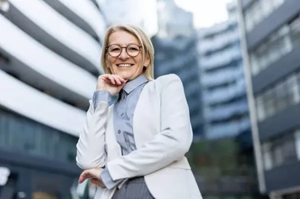  عکس پیرزن مهربان