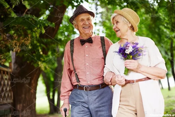  عکس پیر مرد با عصا