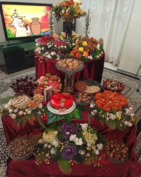  60 تزیین سفره شب یلدا لاکچری عروس