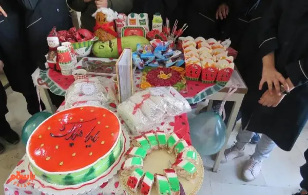  تزیین شب یلدا برای مدرسه