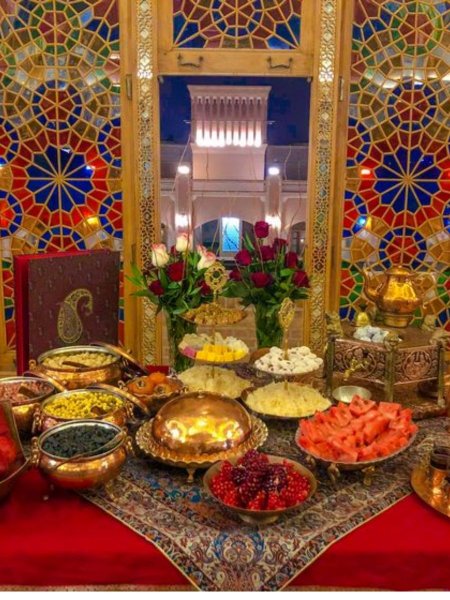  44 عکس سفره شب یلدا باکلاس