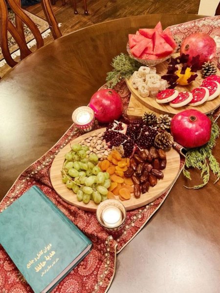  44 عکس سفره شب یلدا باکلاس