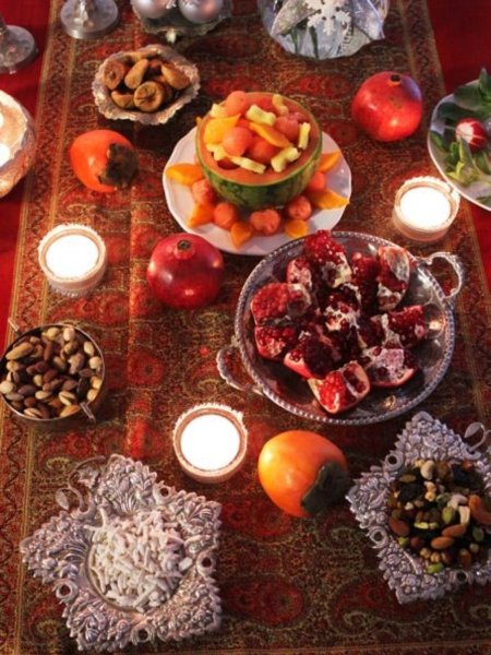  44 عکس سفره شب یلدا باکلاس