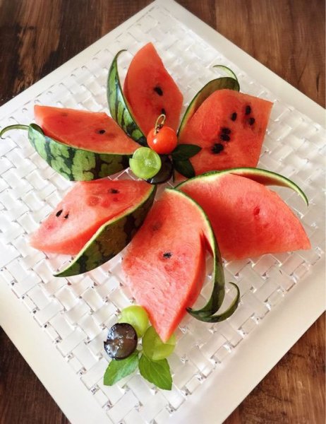  تزیین هندوانه شب یلدا برای عروس