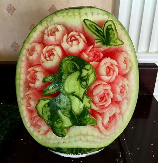  تزیین هندوانه شب یلدا برای عروس