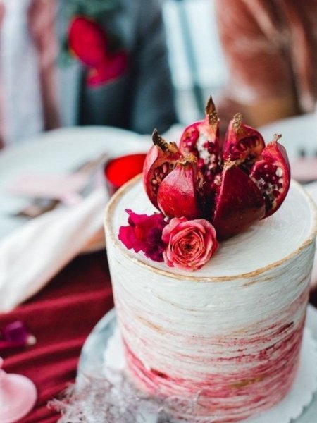  90 عکس کیک شب یلدا لاکچری