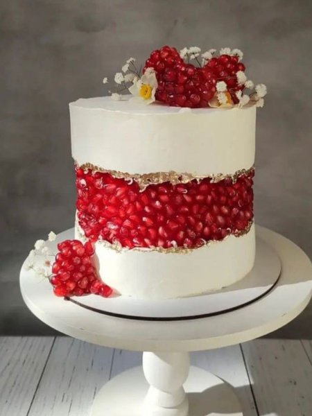  90 عکس کیک شب یلدا لاکچری