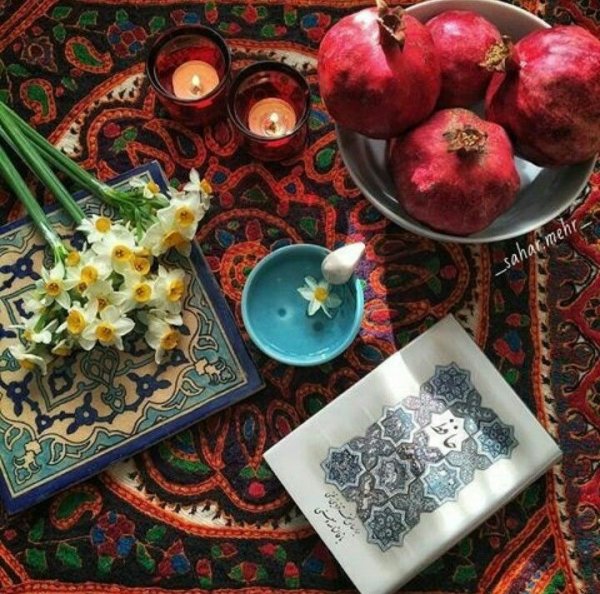  200 عکس شب یلدا تو خونه