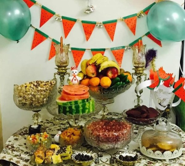 تزیین میوه شب یلدا در سینی