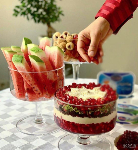 تزیین میوه شب یلدا در سینی